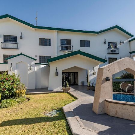 Quinta Dorada Hotel & Suites Сальтильо Экстерьер фото