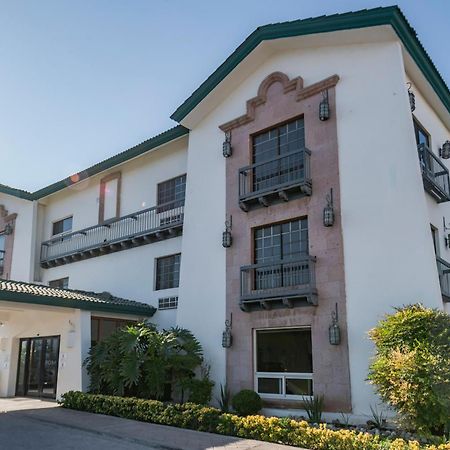 Quinta Dorada Hotel & Suites Сальтильо Экстерьер фото