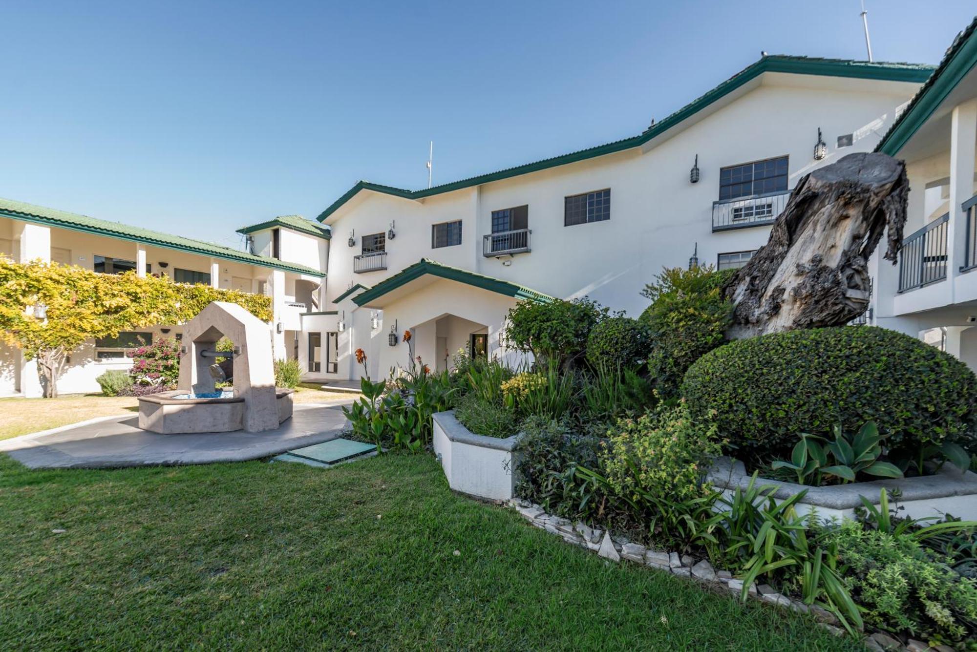 Quinta Dorada Hotel & Suites Сальтильо Экстерьер фото